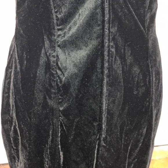 Scott McClintock, black and gold velvet dress - Picture 8 of 13